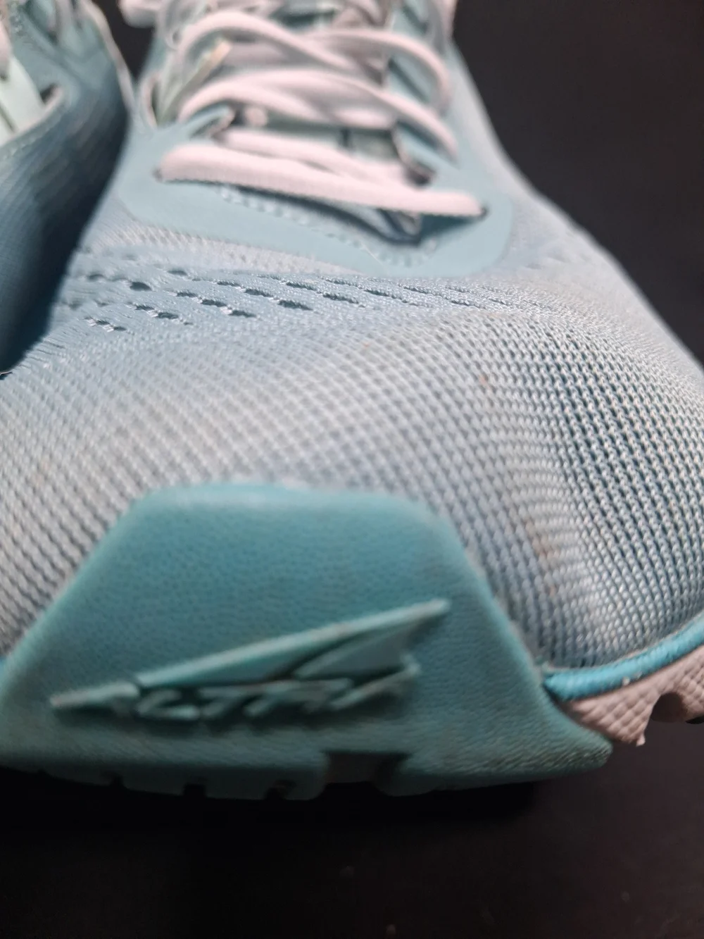Altra light blue